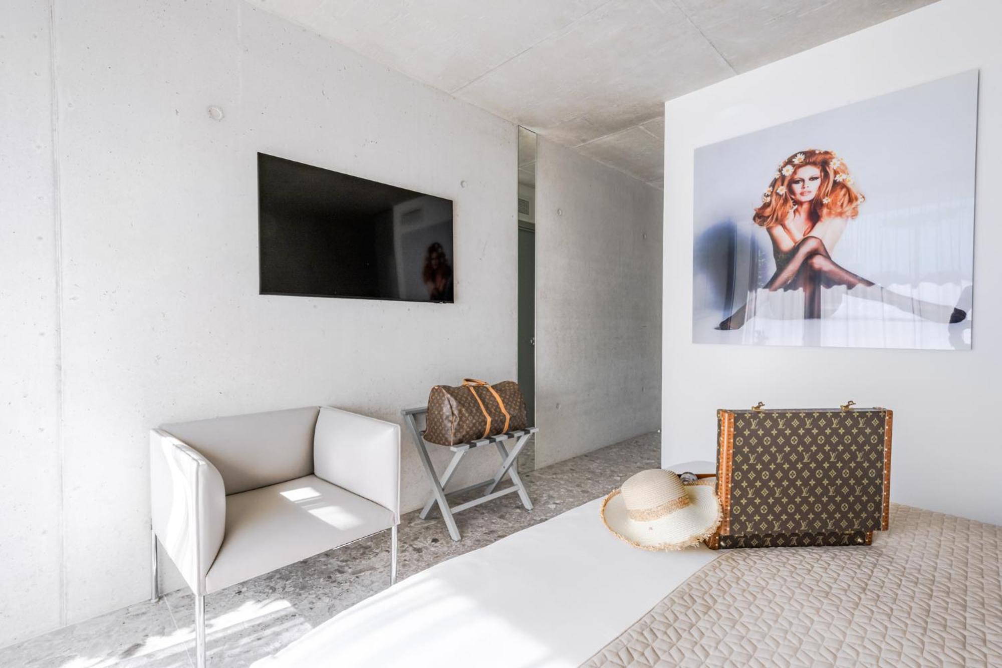 Le Pavillon M, Chambres D'Hotes De Luxe Avec Piscine & Spa Grignan Exterior photo